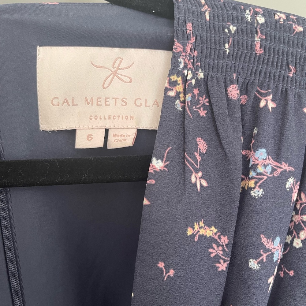 Gal Meets Glam Kelsey Crepe Dress - Navy Floral (Like New) - Picture 5 of 6